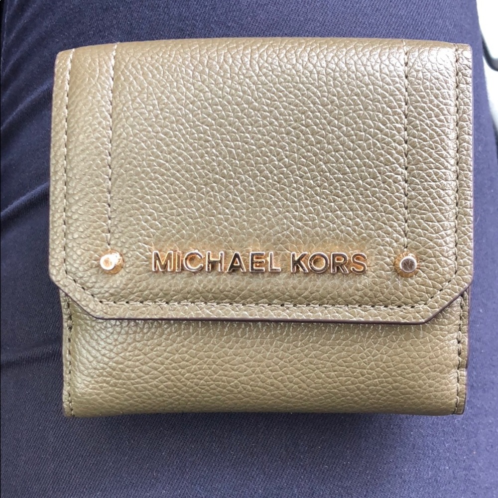 Michael kors wallet